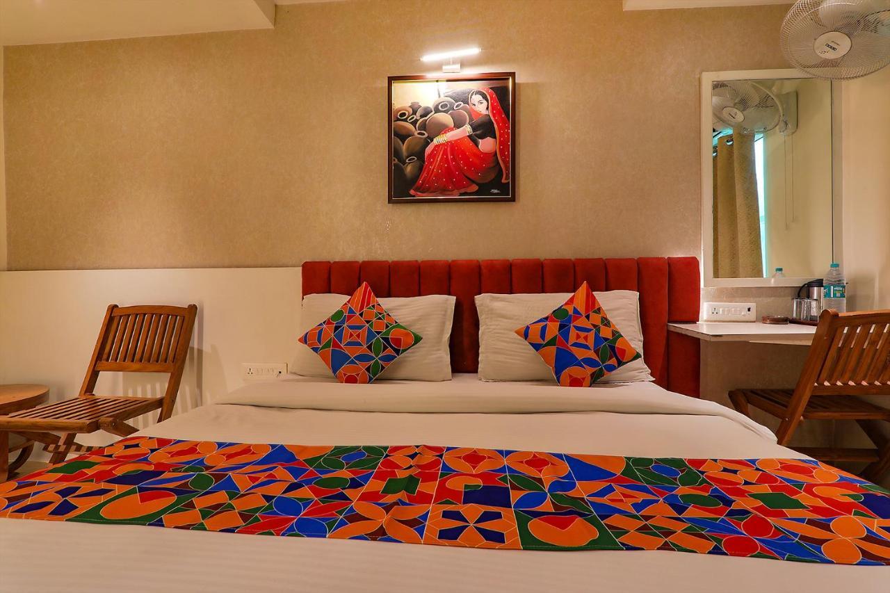 Hotel Townhouse Geetraj Near Shalimar Gateway Lucknow Exterior foto
