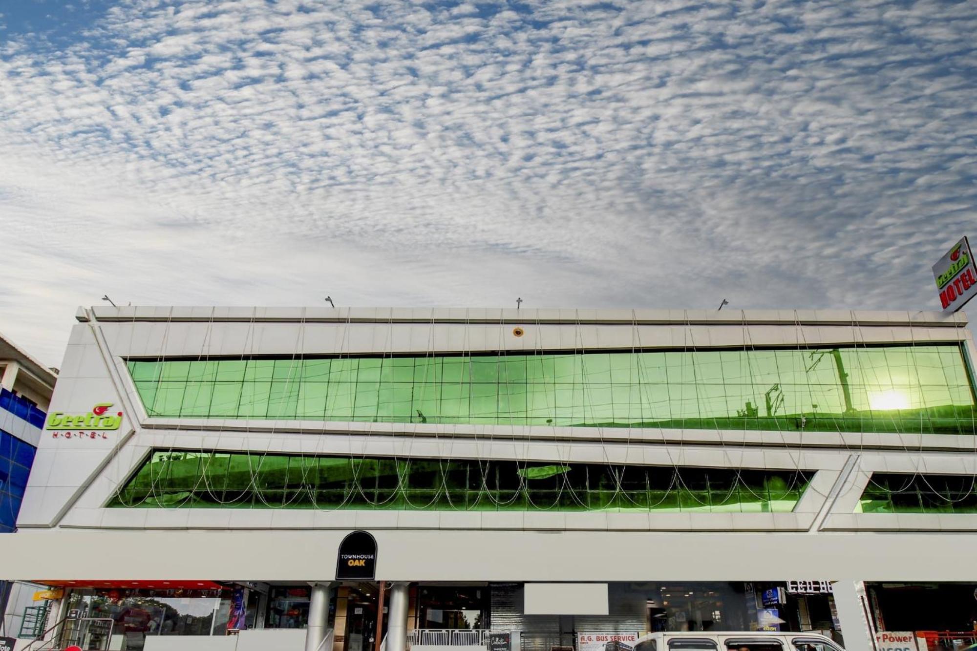 Hotel Super Townhouse Geetraj Near Shalimar Gateway Lucknow Exterior foto