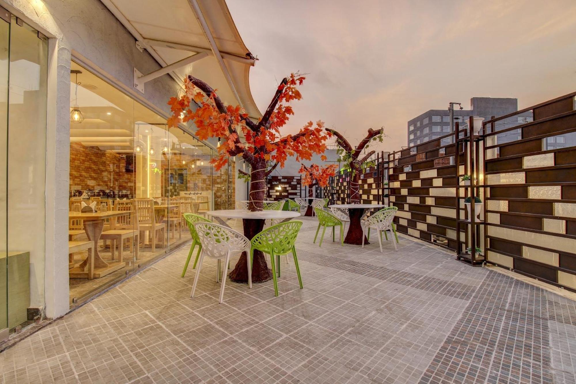 Hotel Super Townhouse Geetraj Near Shalimar Gateway Lucknow Exterior foto